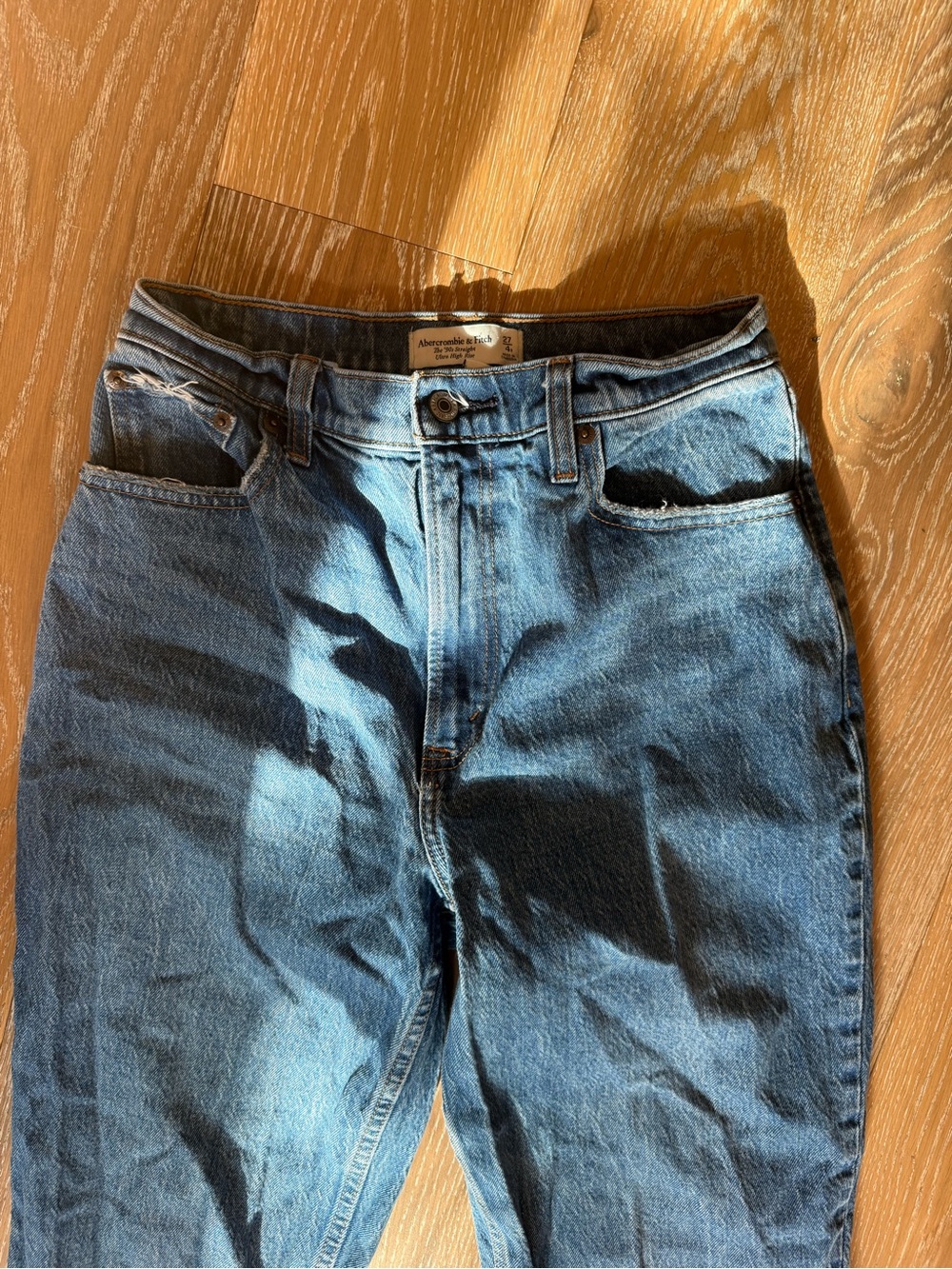 Abercrombie & Fitch Curve Love High Rise β90s Straight Jeans Size 27 - Picture 3 of 4